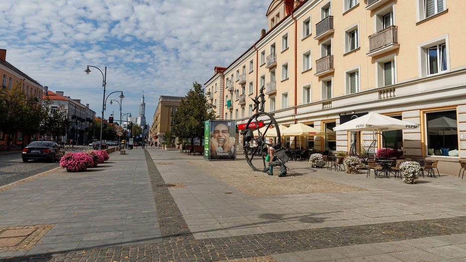 Plac przy Lipowej - między Nowym Światem i Częstochowska