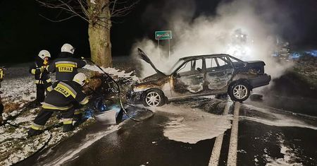 Koszmarny wypadek pod Kołobrzegiem. Kierowca mógł spłonąć