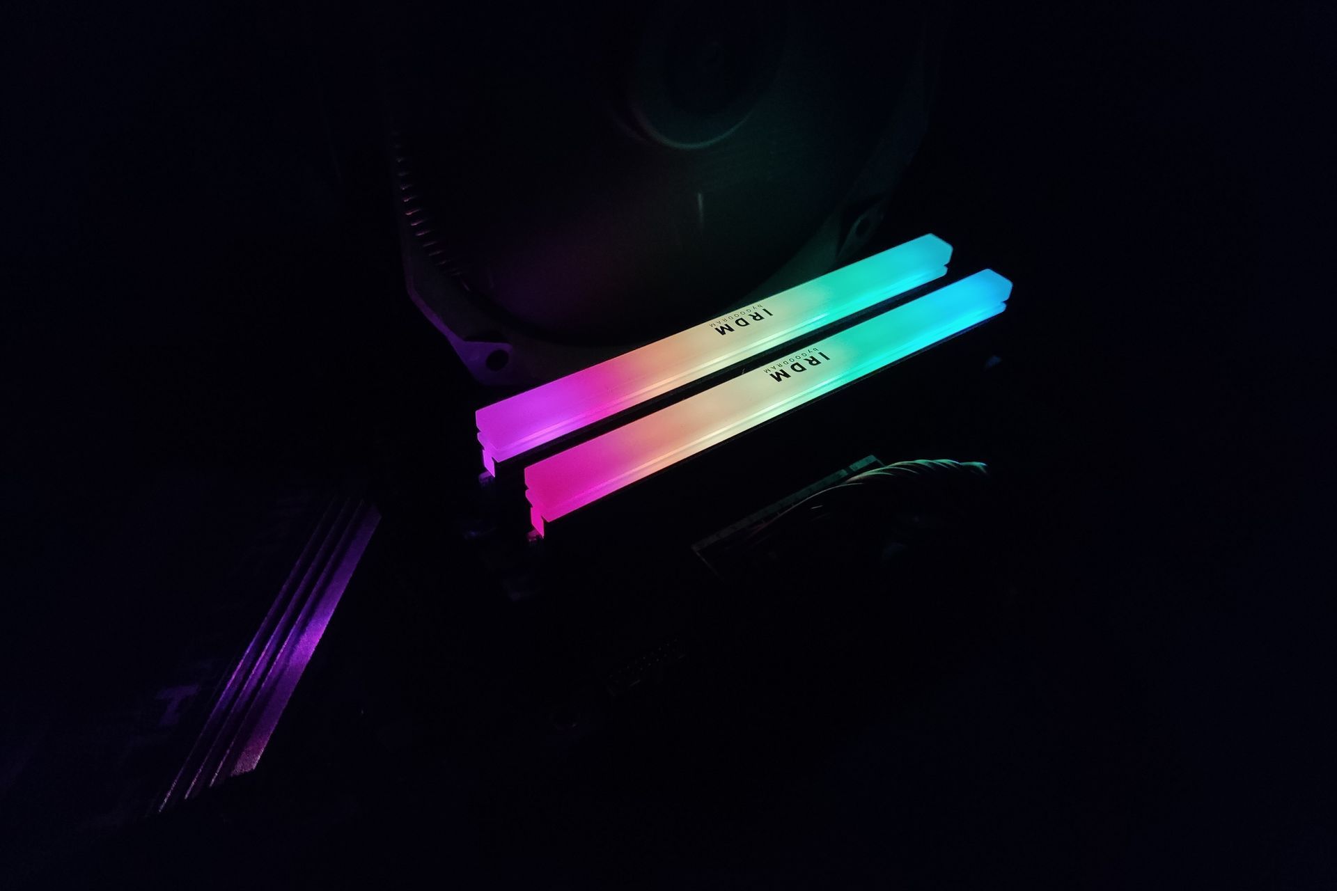 GOODRAM IRDM RGB DDR4 - podświetlenie RGB LED