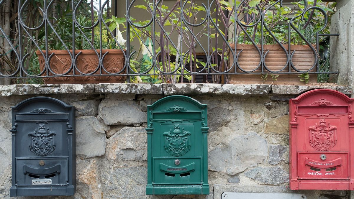 Koronawirus utrudnił przekraczanie granic nie tylko ludziom, ale i przesyłkom pocztowym