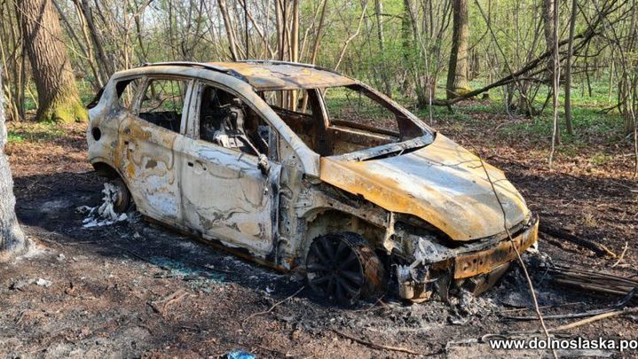Świdnica. Ukradł, a następnie podpalił samochód. 23-latek w rękach policji