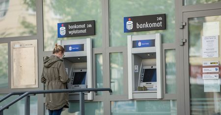 Banki udzielają o 20-30 proc. mniej kredytów. Niepokojące dane BIK