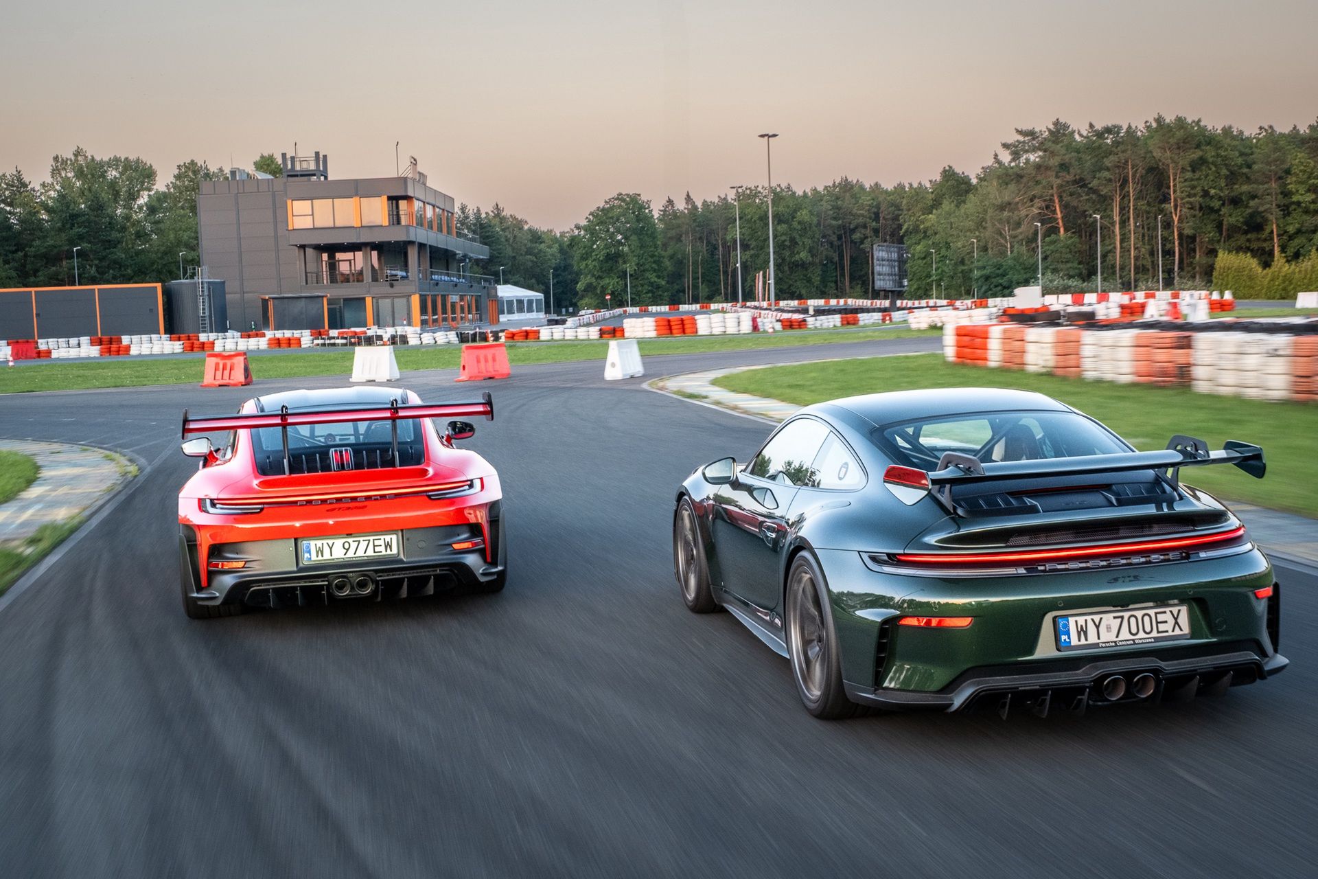 Porsche 911 GT3 vs Porsche 911 GT3 RS