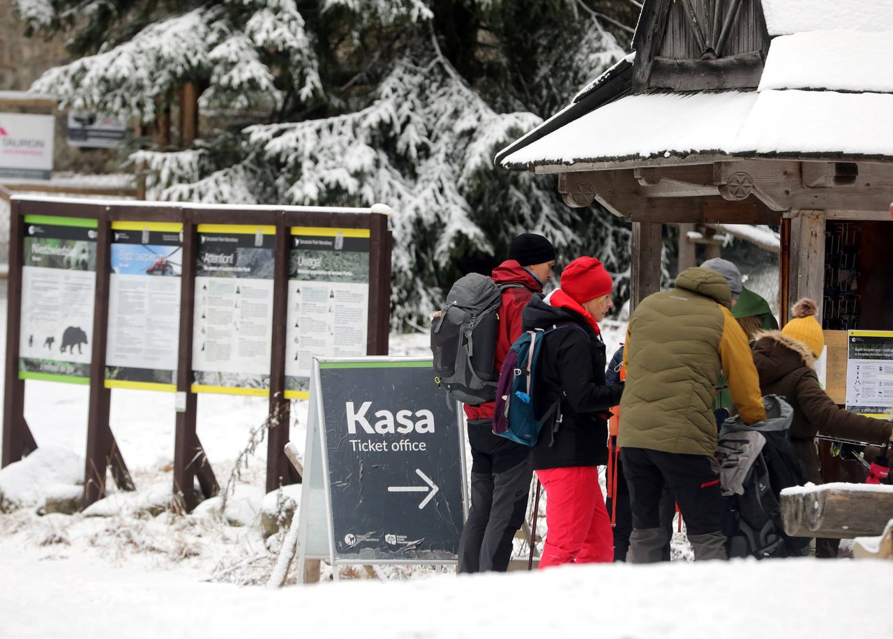 Rząd szykuje nowe obostrzenia. "Będziemy składać pozwy"