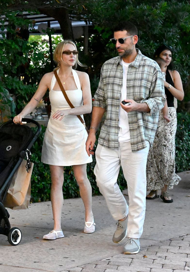 Rzadko widywana Lindsay Lohan na rodzinnym spacerze