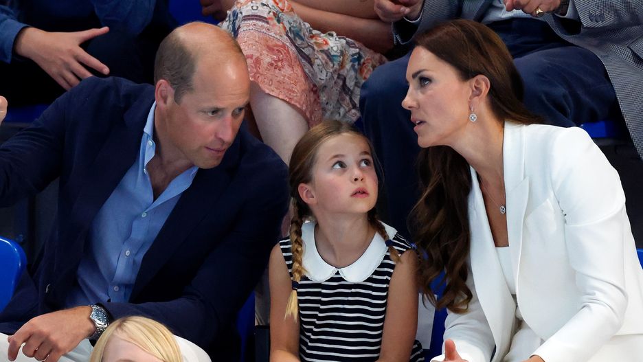 Members Of The British Royal Family Attend The Commonwealth GamesBIRMINGHAM, UNITED KINGDOM - AUGUST 02: (EMBARGOED FOR PUBLICATION IN UK NEWSPAPERS UNTIL 24 HOURS AFTER CREATE DATE AND TIME) Prince William, Duke of Cambridge, Princess Charlotte of Cambridge and Catherine, Duchess of Cambridge watch the swimming competition at the Sandwell Aquatics Centre during the 2022 Commonwealth Games on August 2, 2022 in Birmingham, England. (Photo by Max Mumby/Indigo/Getty Images)Max Mumby/Indigo
