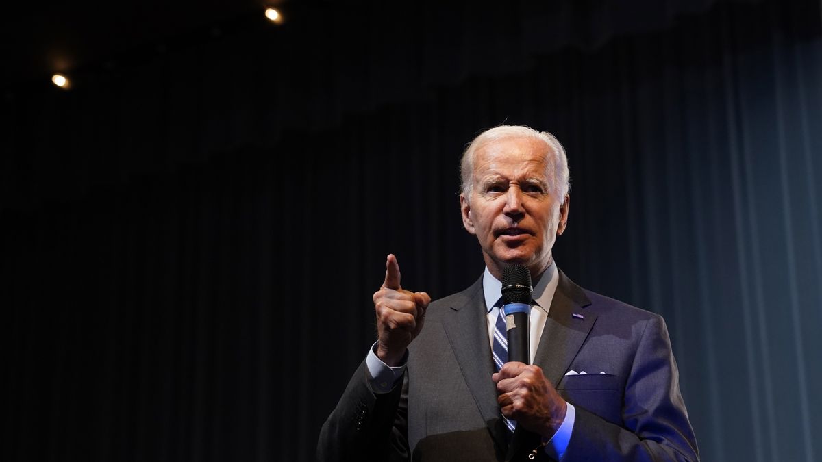 US President Joe Biden participates in a rally for the Democratic National Committee at Richard Montgomery High School, in Rockville, Maryland, USA, 25 August 2022. EPA/Yuri Gripas / POOL Dostawca: PAP/EPA.