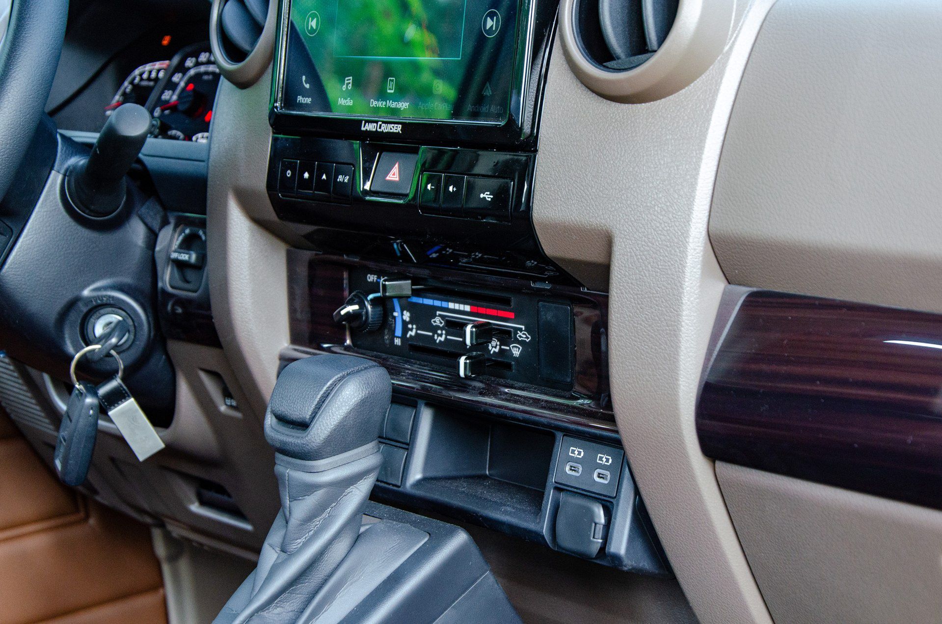 Toyota Land Cruiser 70