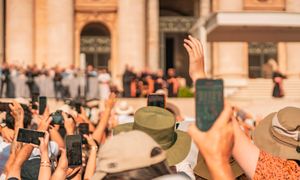 Wprowadzili nadzwyczajne środki bezpieczeństwa. Europejska stolica zalana przez turystów