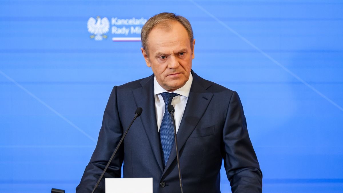 WARSAW, POLAND - 2024/02/23: Polish Prime Minister Donald Tusk speaks to the press after trilateral talks at the PM's Chancellery on Ujazdowska Street. During the trilateral talks, the EU Commission announced its intention to release financial support from the European Union for Poland's National Reconstruction Plan. Additionally, discussions were held regarding European defense strategies in response to Russian aggression in Ukraine. (Photo by Dominika Zarzycka/SOPA Images/LightRocket via Getty Images)