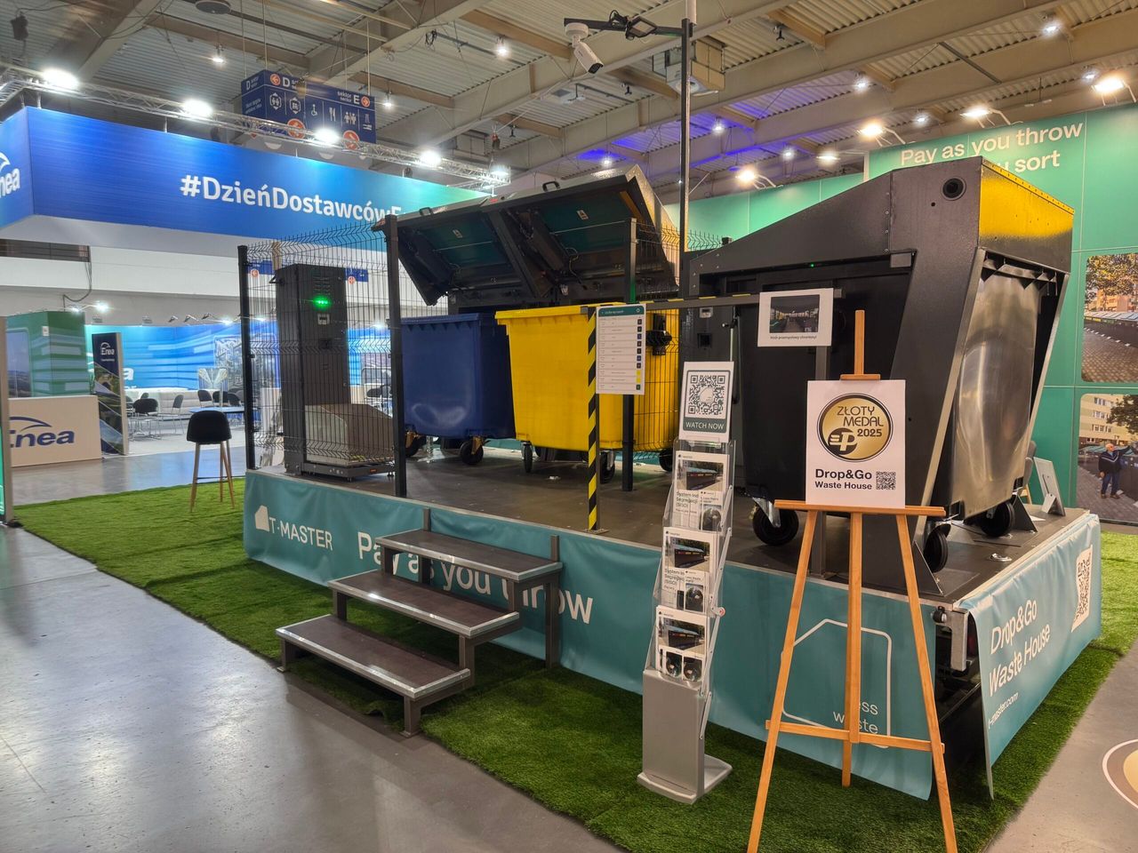 Inteligentne altany śmietnikowe i nowoczesne pojemniki na odpady