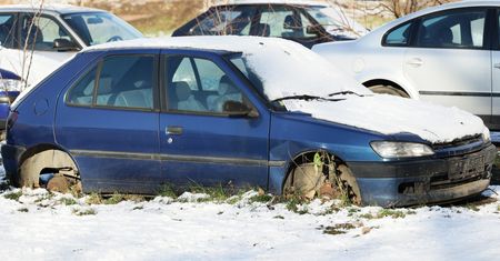 Jak skutecznie dokonać złomowania pojazdu i ile można na tym zarobić?