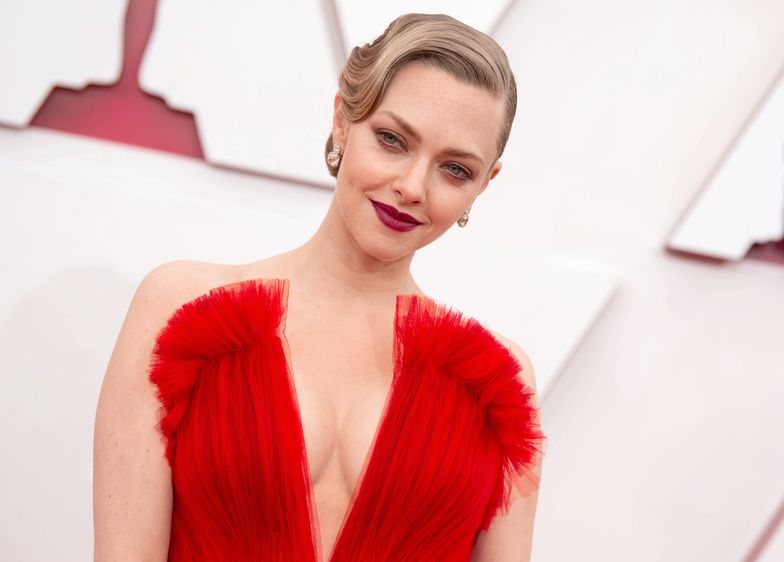 Amanda Seyfried na okładce hiszpańskiego "Glamour"!