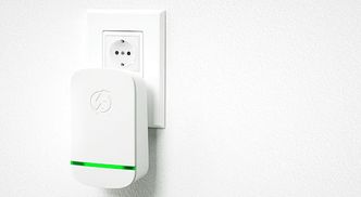 Rosnące ceny energii pożywką dla oszustów. Prosta wtyczka, a rachunki mają spaść niemal do zera