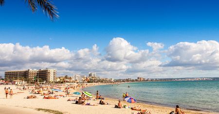 Wakacje 2020. Majorka ogranicza liczbę plażowiczów