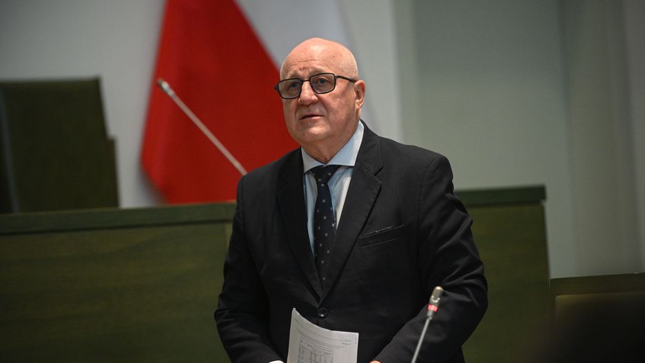 Warszawa, 27.06.2025. Przewodniczący Państwowej Komisji Wyborczej sędzia Sylwester Marciniak podczas rozprawy w Sądzie Najwyższym w Warszawie, 27 bm. Posiedzenie poświęcone było protestom wyborczym, w sprawach których SN wystąpił do sądów rejonowych o przeprowadzenie oględzin kart wyborczych z kilkunastu komisji obwodowych. (amb) PAP/Marcin Obara