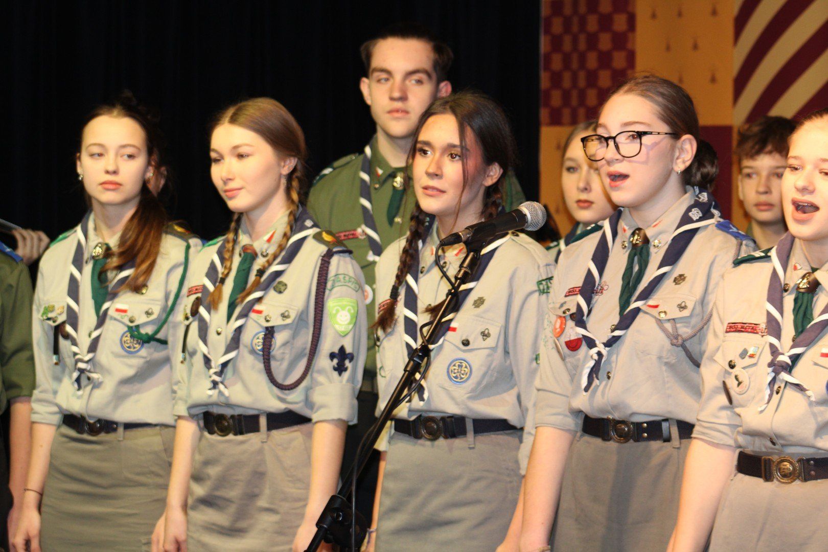 Tym razem impreza odbywa się w klimacie Hogwartu, czyli szkoły magii z serii książek o Harrym Potterze.