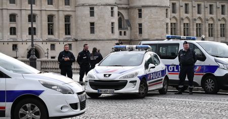Francja. Nożownik ciężko ranił policjantkę. Doszło do strzelaniny. Tragiczny finał