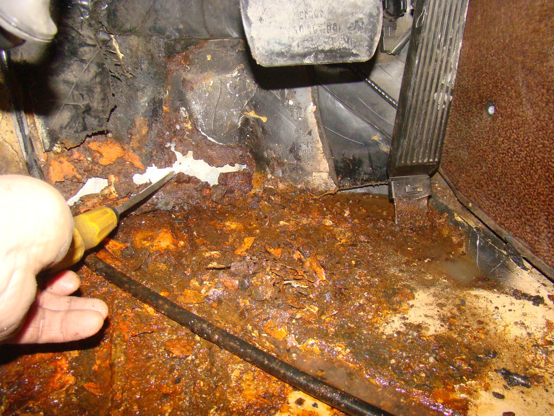 Mercedes 450 SL (R107) - podłoga 10