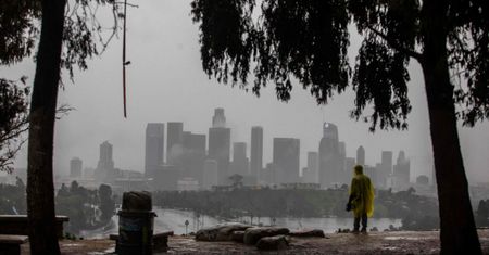 Stan wyjątkowy w Los Angeles. Nawałnice przyniosły chaos