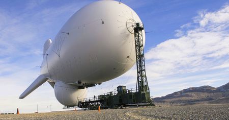 Rozpoznawcze aerostaty dla Polski. Radary, które wiszą w powietrzu całymi tygodniami