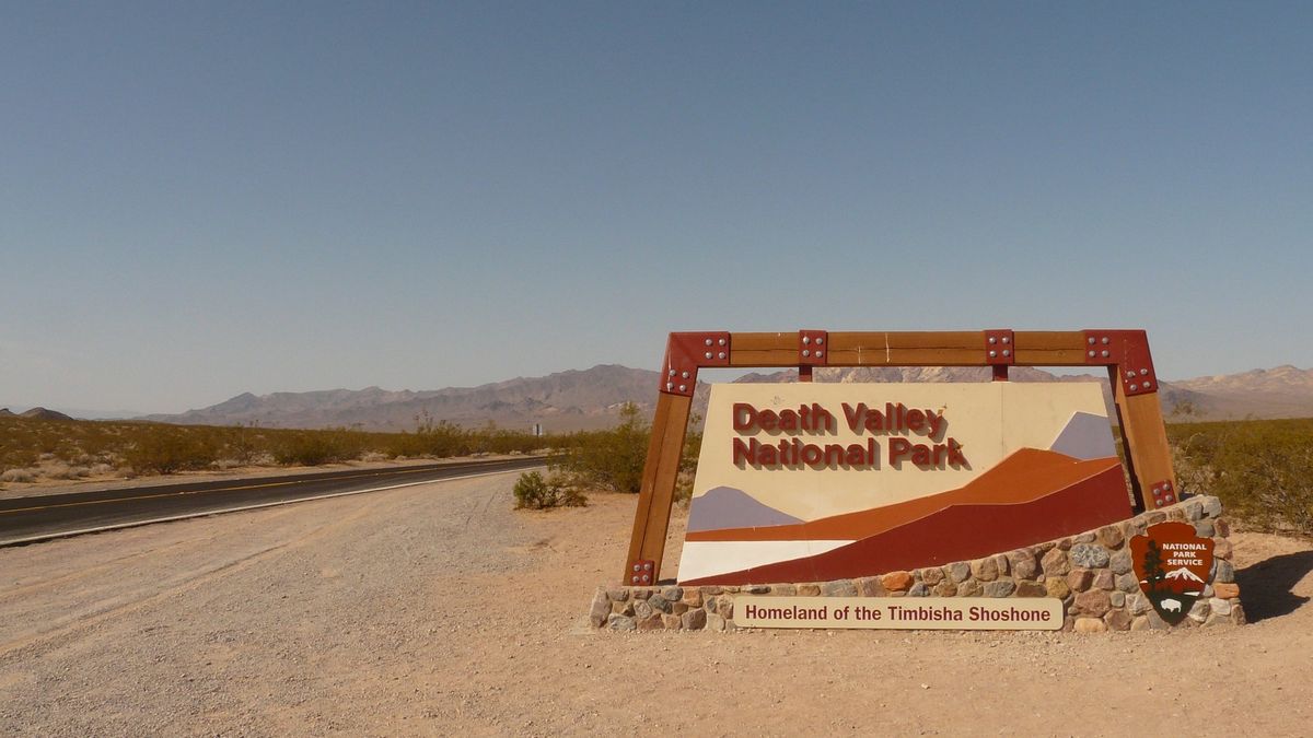 Turysta postawił na piasku stopę. Skóra dosłownie mu się stopiła  