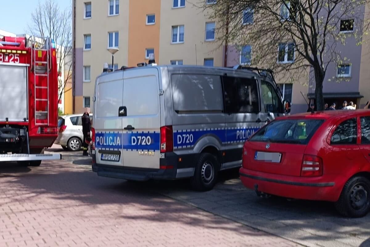 Nie mógł wejść do mieszkania, więc postanowił podpalić drzwi. 46-latek z Lublina odpowie za znęcanie i sprowadzenie zagrożenia