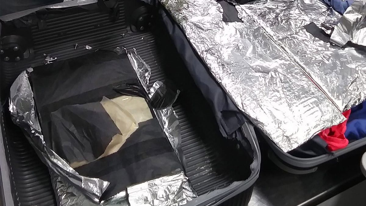 Pasażer miał przy sobie ogromne ilości narkotyków 