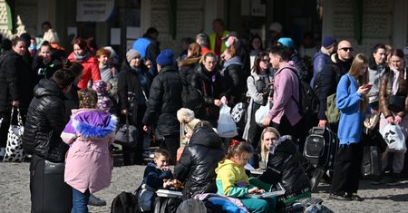 Hotele pełne uchodźców i dziennikarzy. "Nie były na to przygotowane"