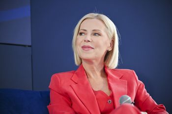 Kryńska z mężem na Telekamerach 2025. Stylizacja pełna klasy i siły