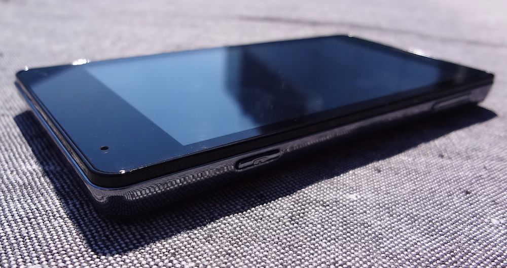 Smartfon Prestigio z Atomem Intela debiutuje w Polsce [pierwsze wrażenia] 3