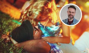 Decydują się na chemseks. Seksuolog mówi o najczęstszych konsekwencjach