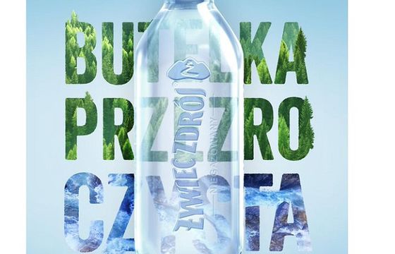 Woda Żywiec w butelce bez etykiety i w 100% z recyklingu