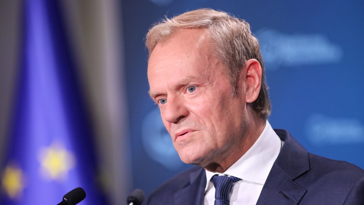 Donald Tusk zdradził, ile zarabia jego syn