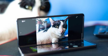 Samsung Galaxy Z Fold 2 5G taniej o 2300 zł? Jest taka opcja
