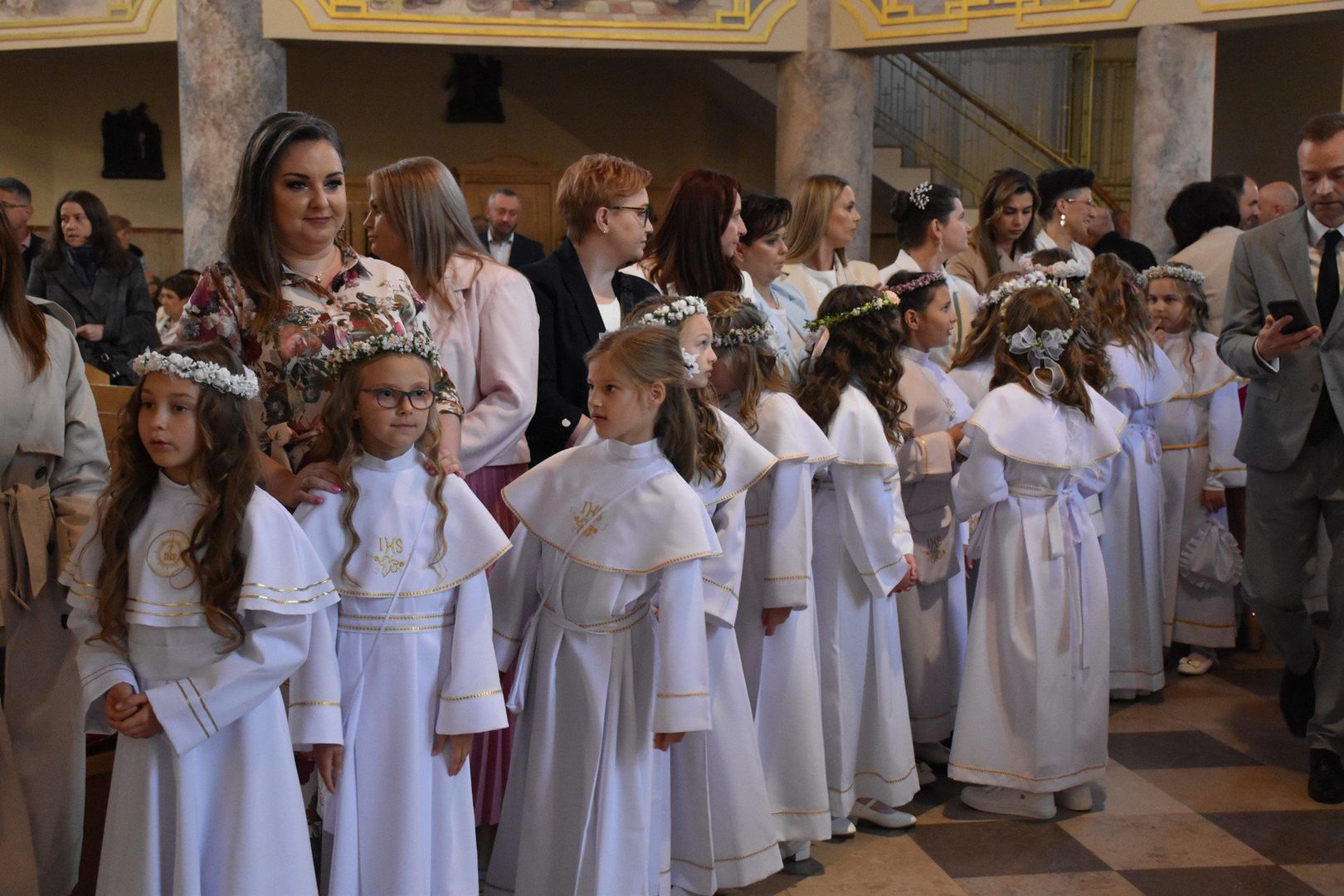 W niedzielę, 18 maja Pierwszą Komunię Świętą przyjęły dzieci z parafii pw. św. App. Piotra i Pawła w Kaliszu