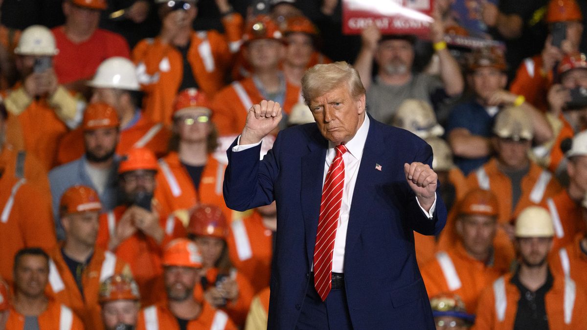 WEST MIFFLIN, PENNSYLVANIA - MAY 30: U.S. President Donald Trump speaks during a rally at the US Steel-Irvin Works on May 30, 2025 in West Mifflin, Pennsylvania. President Trump visits the steel factory after greenlighting the long-proposed merger between U.S. Steel and Tokyo-based Nippon Steel.(Photo by Jeff Swensen/Getty Images)