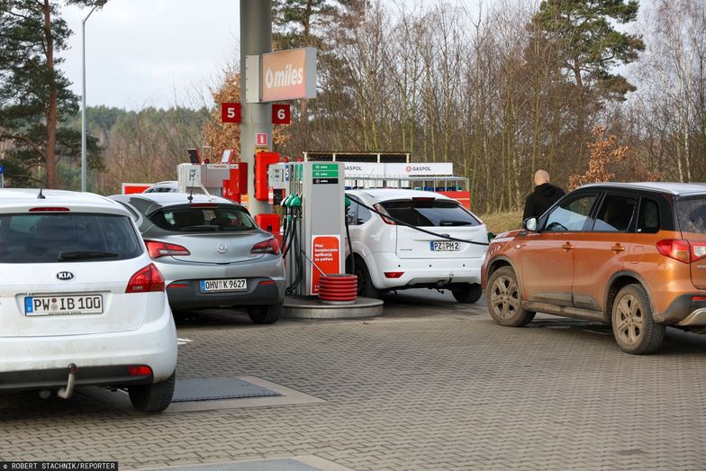 Ceny na stacjach spadają. Eksperci: widać już koniec trendu