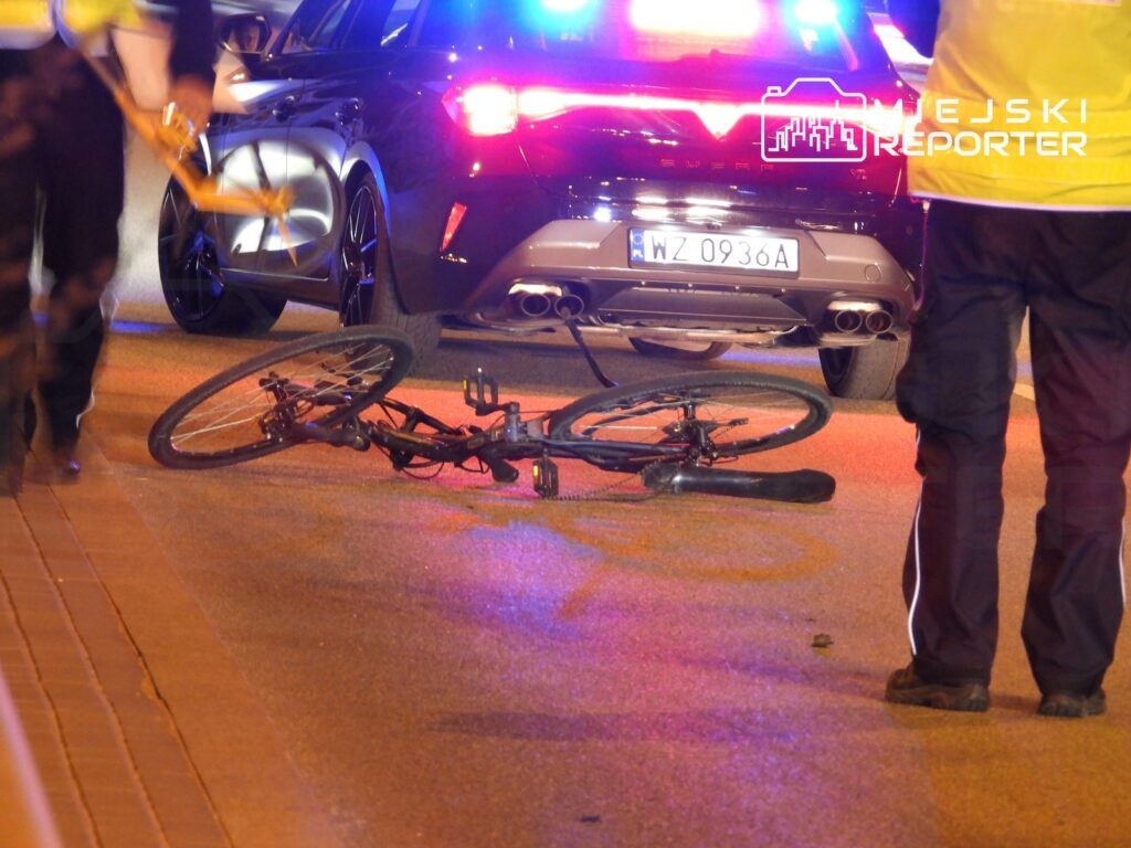 Warszawa: 74-latek wjechał na czerwonym świetle i zabił 27-letniego rowerzystę na Modlińskiej