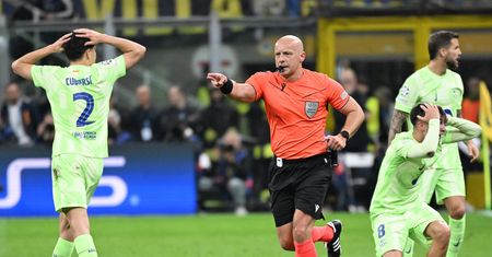 Hiszpanie uderzają w Marciniaka. Odebrał Barcelonie finał