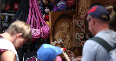 Tłumy w Zakopanem. Górale podnieśli ceny. Średnio 1000 zł za nocleg