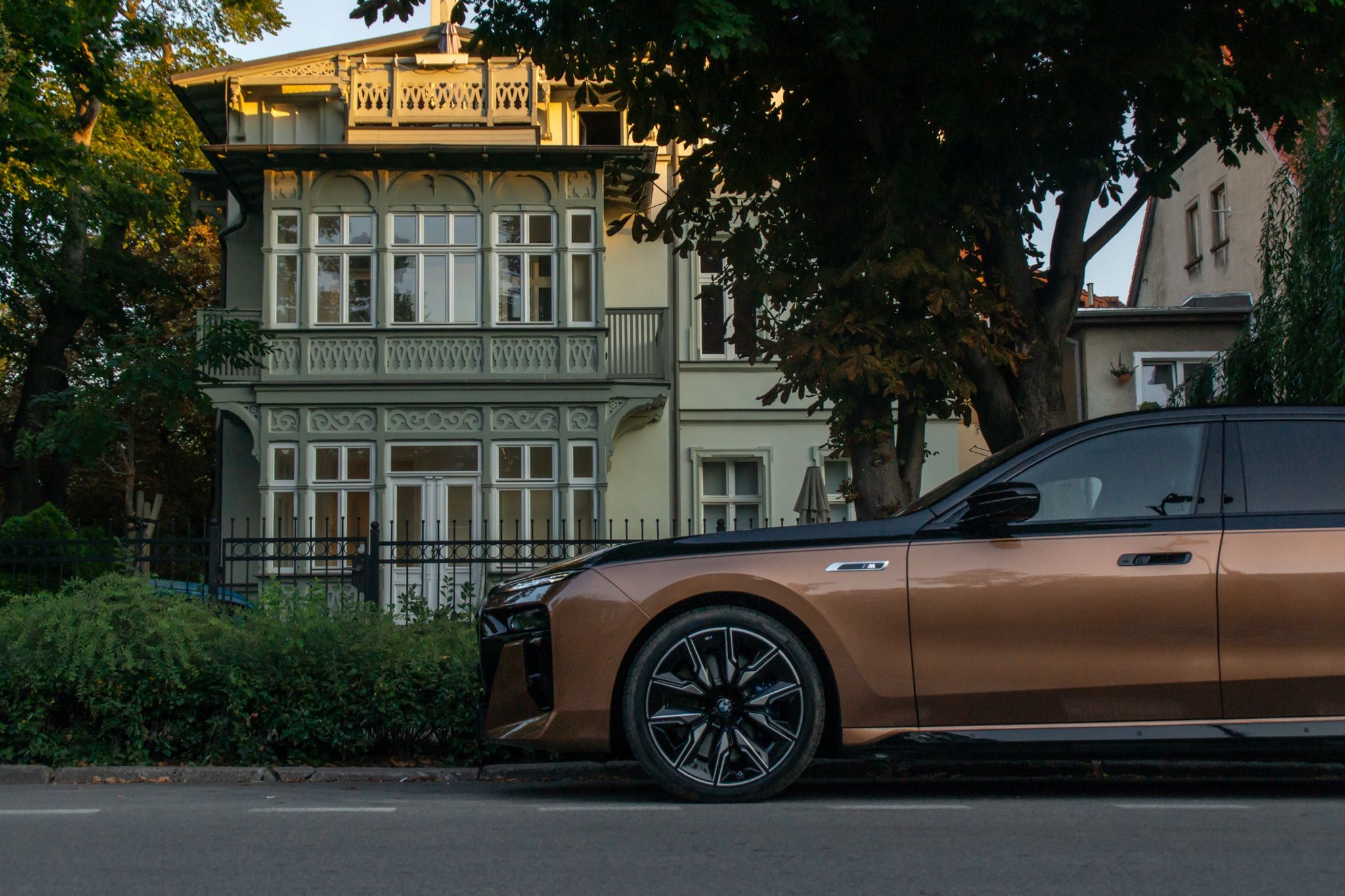 BMW i7 M70