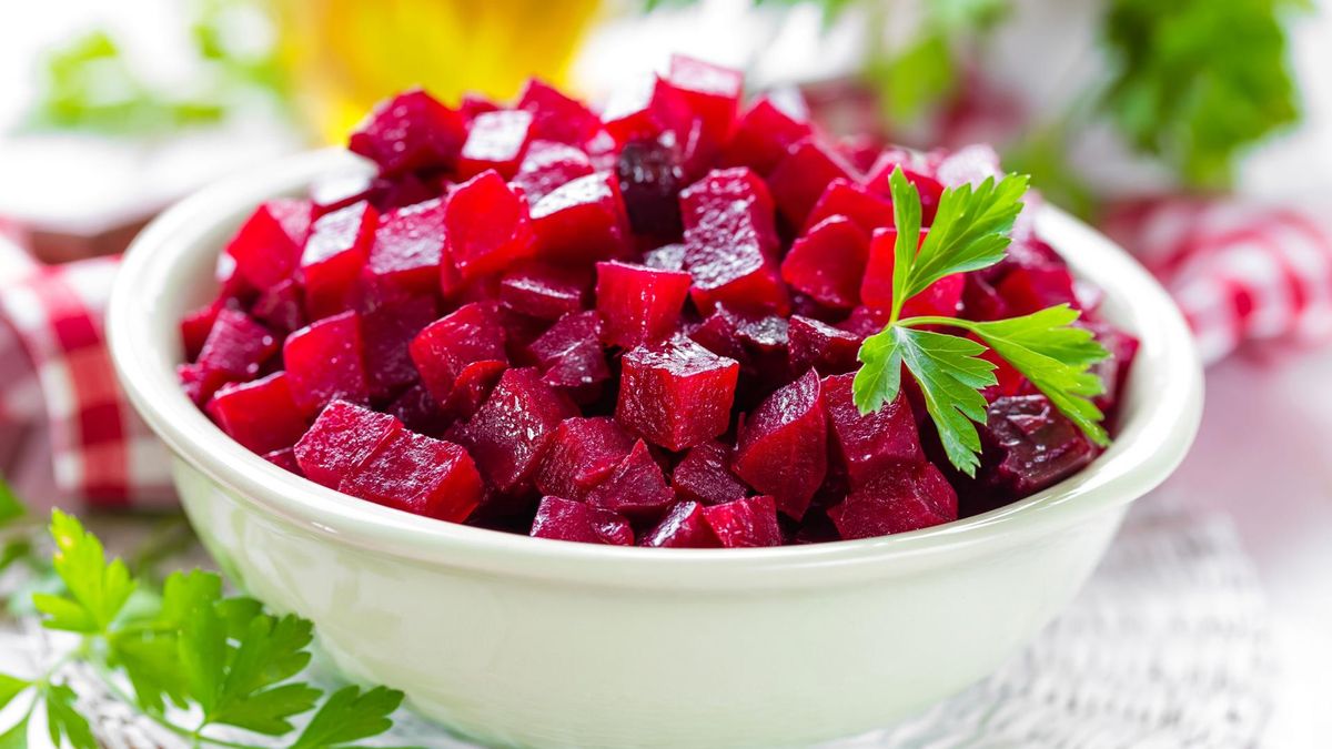 Burak ćwikłowy jest warzywem cenionym zarówno ze względu na smak i właściwości odżywcze, jak i walory zdrowotne oraz lecznicze.