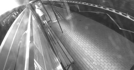 Wandale niszczą przystanki w Płocku. Straty sięgają już 39 tys. zł