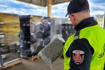 Narkotyki w transporcie wina. Przemyt przy granicy z Litwą