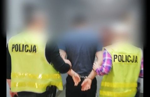 Mężczyzna, podejrzany o kradzież luksusowego auta, został zatrzymany w areszcie