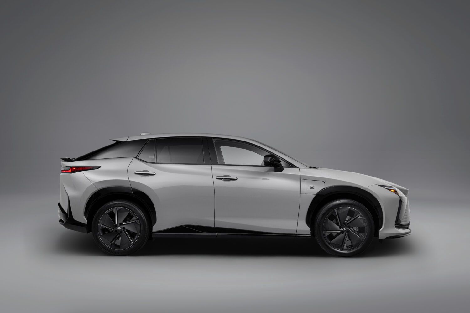 Nowy Lexus RZ
