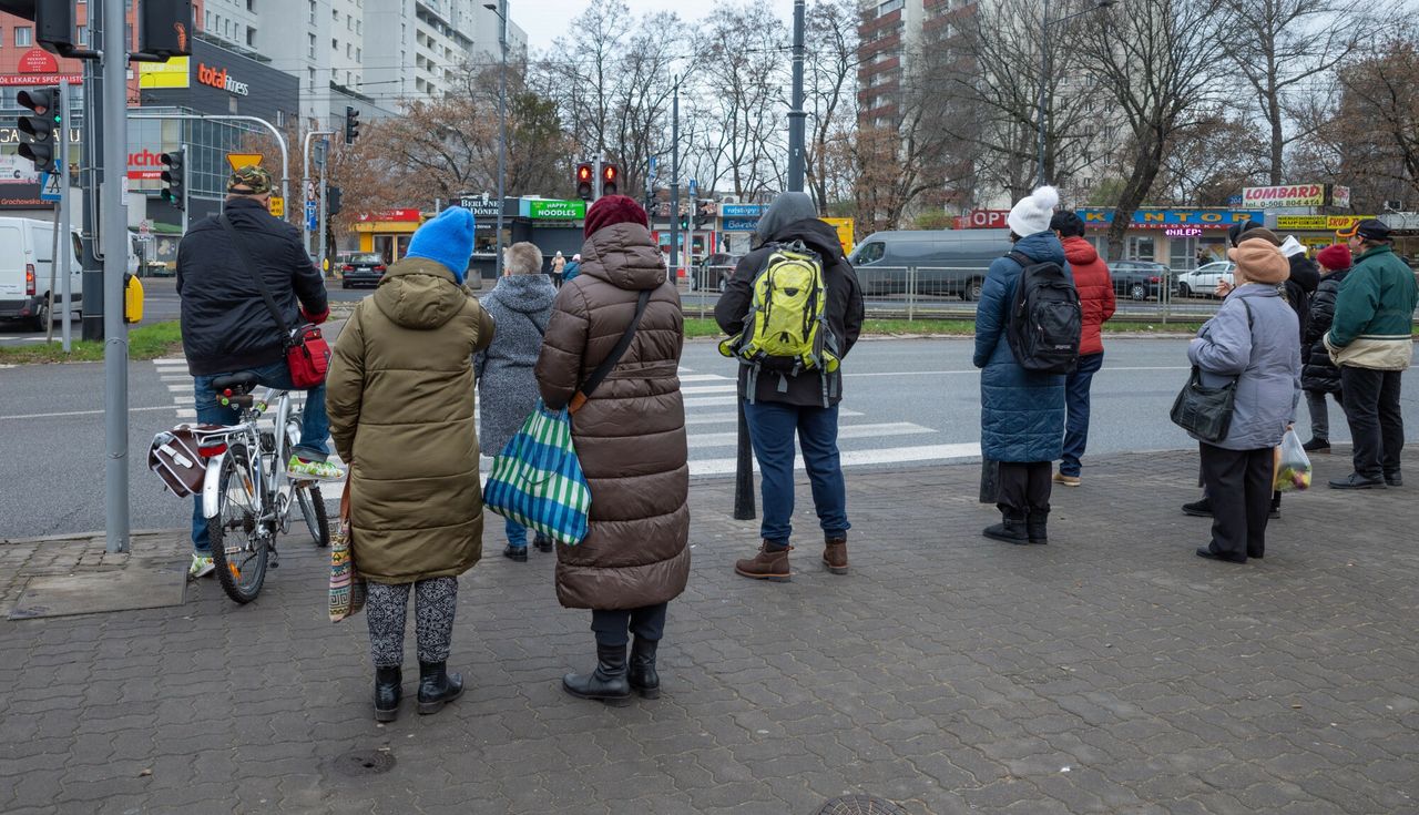 Tak źle z finansami Polaków nie było od 1990 r. Kiedy wzrost pensji dogoni inflację?