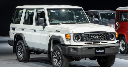 Fani prosili, żeby niczego nie zmieniać. Oto nowa Toyota Land Cruiser 70