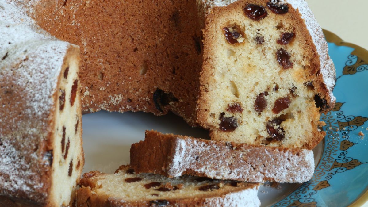 Babka serowa z rodzynkami